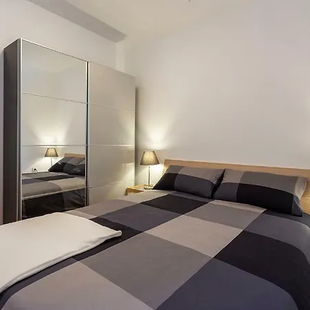 Apartamento Karoca 2 *
